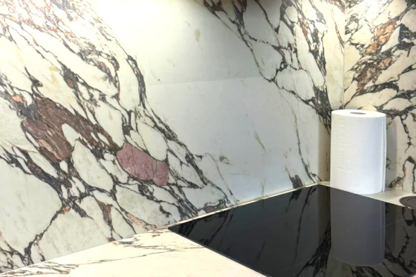 Shtepi me qera 1+1 ne Tirane - 1,200 Euro