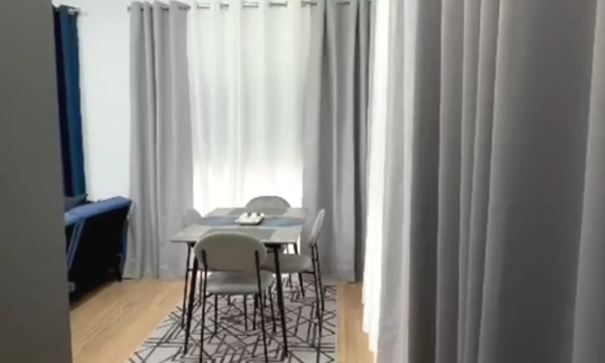 Shtepi ne shitje Apartament ne Tirane, 2+1, Mobilimi E mobiluar, Pagesa 130,000  Euro.