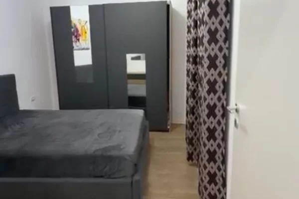 Shtepi ne shitje Apartament ne Tirane, 2+1, Mobilimi E mobiluar, Pagesa 130,000  Euro.