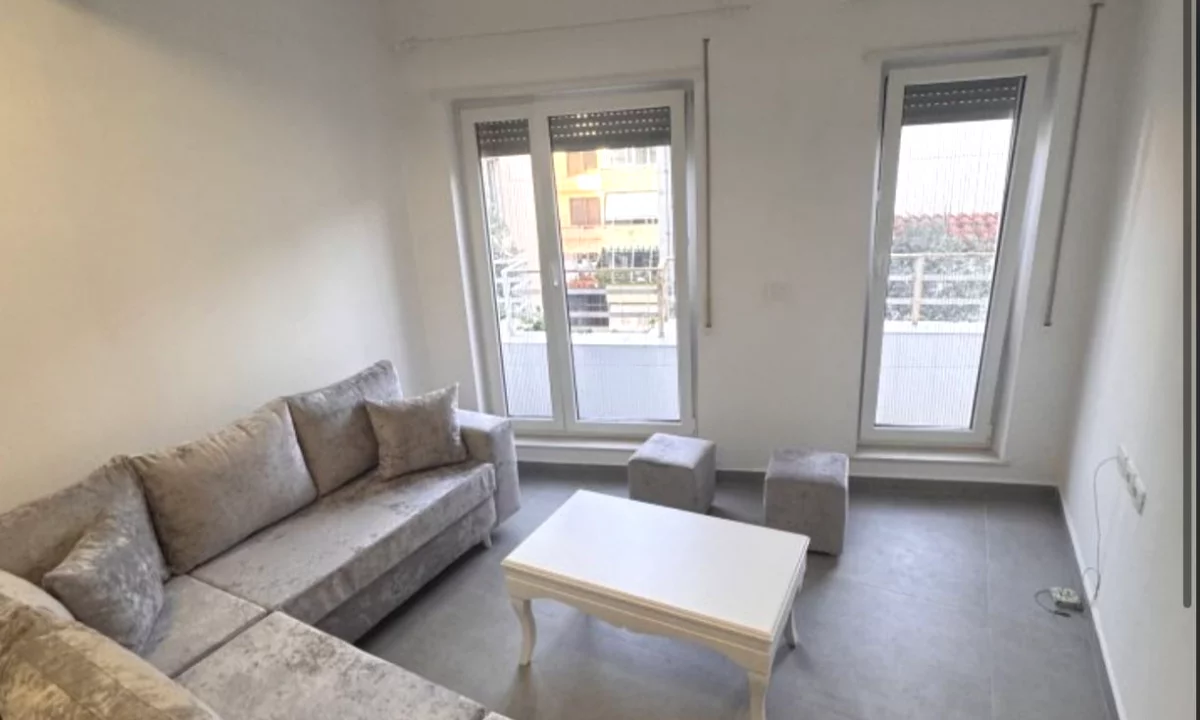 Shtepi me qera Apartament ne Tirane, 2+1, Mobilimi E mobiluar, Pagesa 70,000  Leke.