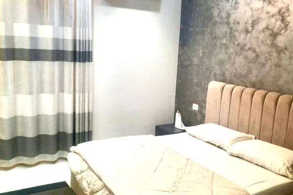 Shtepi me qera Apartament ne Tirane, 2+1, Mobilimi E mobiluar, Pagesa 740  Euro.