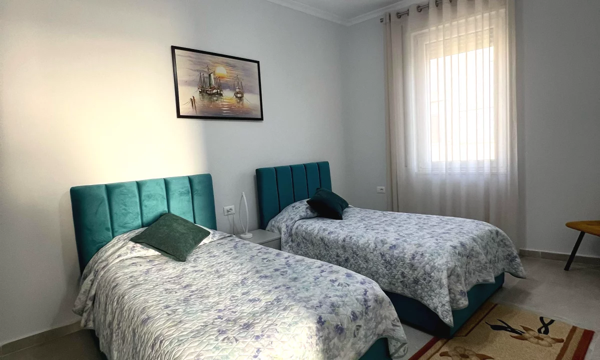 Shtepi me qera Apartament ne Tirane, 2+1, Mobilimi E mobiluar, Pagesa 1,200  Euro.