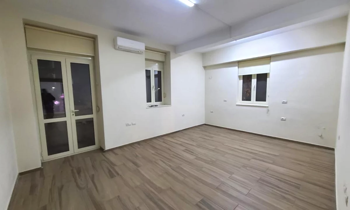 APARTAMENT 2+1 PER QIRA – BULEVARDI ZOGU I PARE