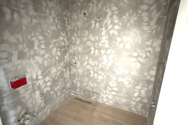 Shtepi ne shitje Apartament ne Tirane, 3+1, Mobilimi Bosh, pa mobiluar, Pagesa 257,500  Euro.