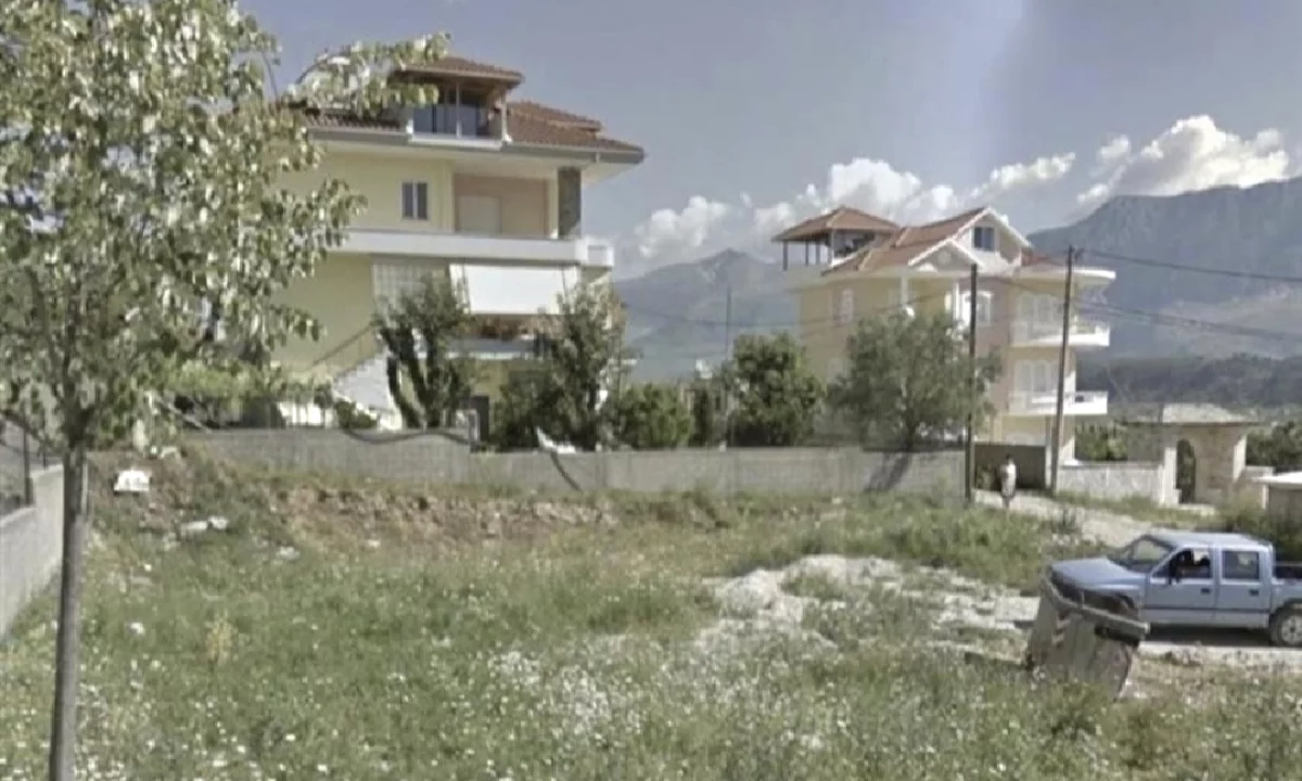 Shitet toke me Certifikate Pronesie me siperfaqe 450 m2,Gerhot Gjirokaster 