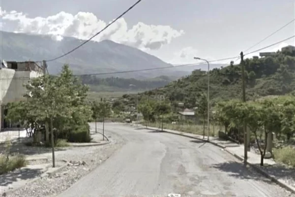 Truall ose Toke  ne Gjirokaster - 3,000,000 Leke