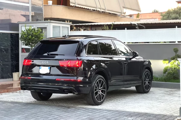 Makina ne shitje ne Fier, Audi, 2017 Benzine,Kambio Automatik Pagesa 19,999  Euro.