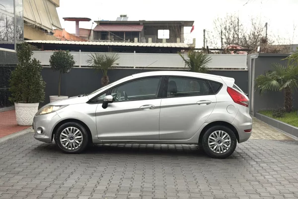 Cars for sale in Fier - 3,300 Euro