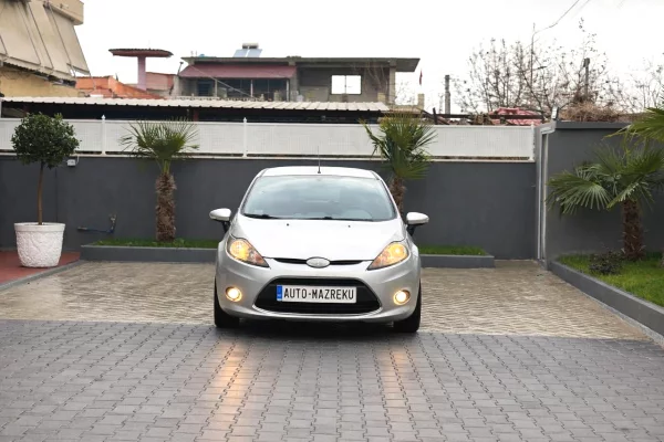 Cars for sale in Fier, Ford, 2009 gasoline-gas,Kambio Manual Payment 3,300  Euro.