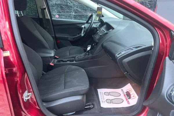 Makina ne shitje ne Fier, Ford, 2015 Benzine,Kambio Automatik Pagesa 4,700  Euro.