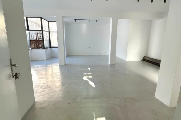 Ambient Bisnes per Qera – 100 m2 – Qendra e Tiranes