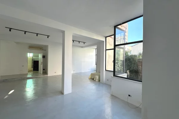 Ambient Bisnes per Qera – 100 m2 – Qendra e Tiranes