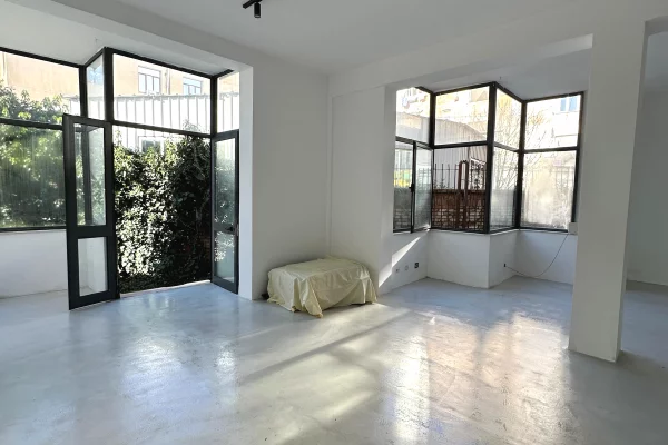 Ambient Bisnes per Qera – 100 m2 – Qendra e Tiranes