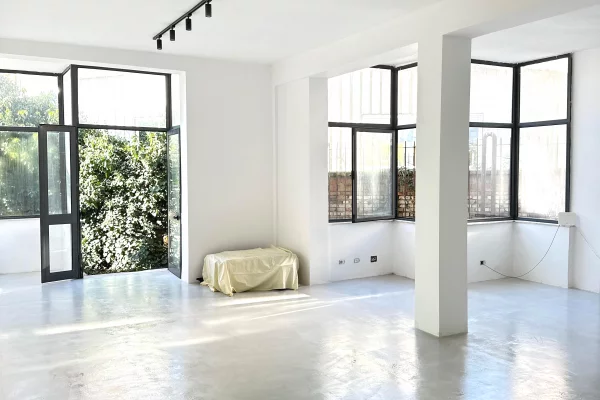 Ambient biznesi me qera 3+1 ne Tirane - 800 Euro