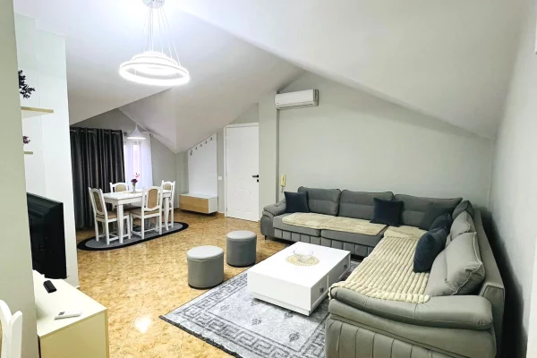 Shtepi me qera 2+1 ne Tirane - 65,000 Leke