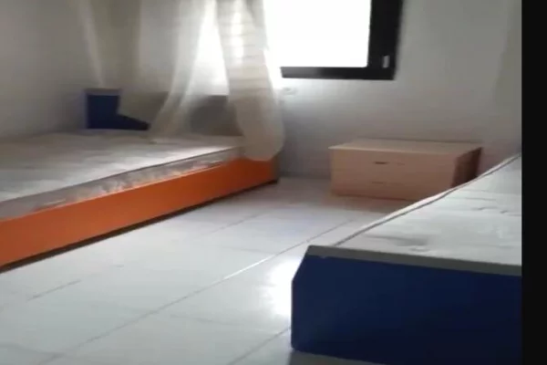 Shtepi me qera 2+1 ne Tirane - 40,000 Leke