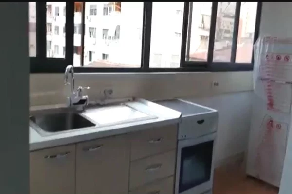 Shtepi me qera 2+1 ne Tirane - 40,000 Leke