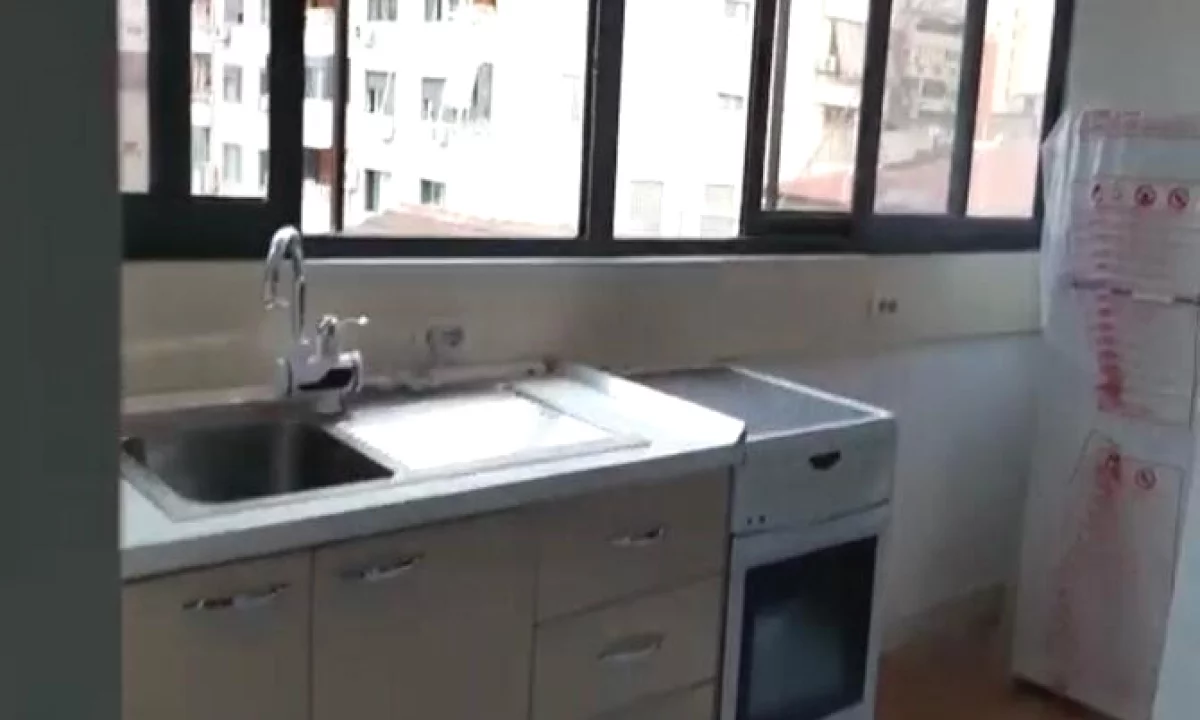 Shtepi me qera Apartament ne Tirane, 2+1, Mobilimi E mobiluar, Pagesa 40,000  Leke.