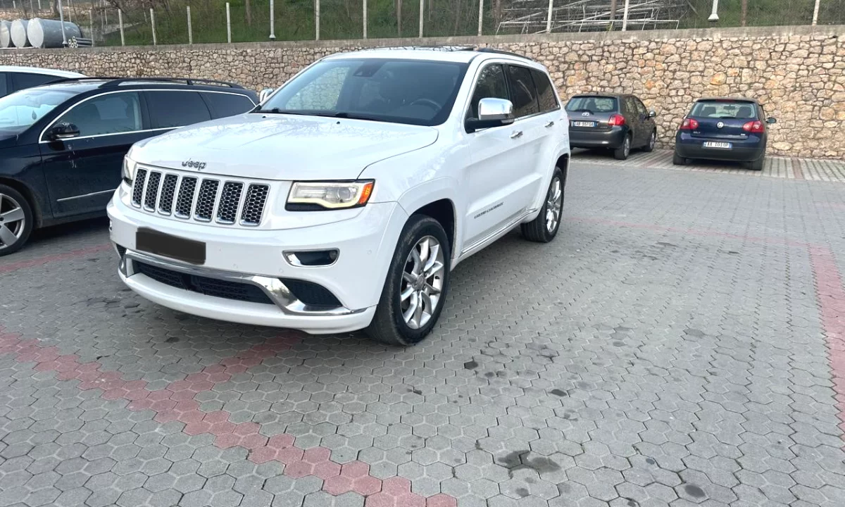 Jeep Grand Cherokee me Qera – Komfort dhe Fuqi