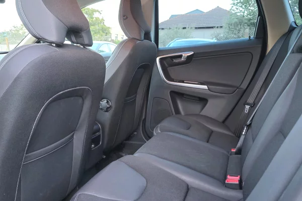 SUV Komod Volvo XC60 me Qera