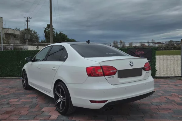 Makina me qera ne Tirane - 30 Euro