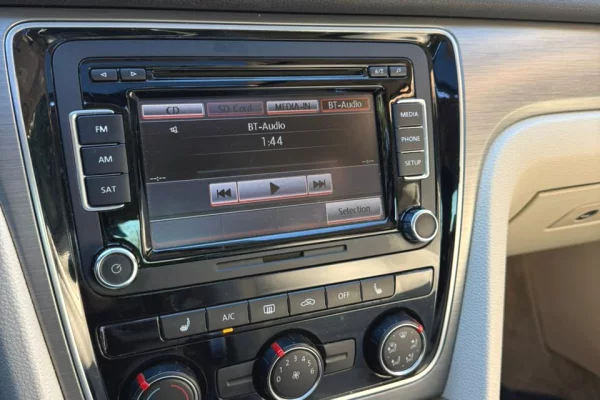 Makine me Qera Passat SEL