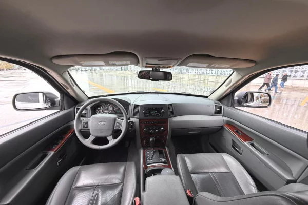 Jeep diesel off road nisur nga 49 euro dita