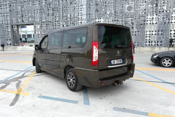 Peugeot 8 vende manuale 2016 duke filluar nga 55 euro dita