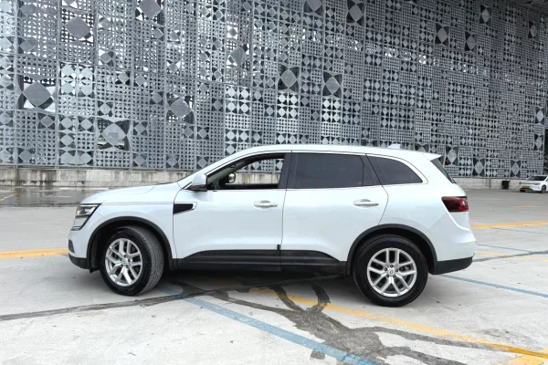 Reno Koleos nafte automatike duke nisur nga 45 euro dita