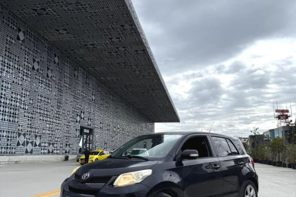 Toyota nafte nisur nga 25 euro dita