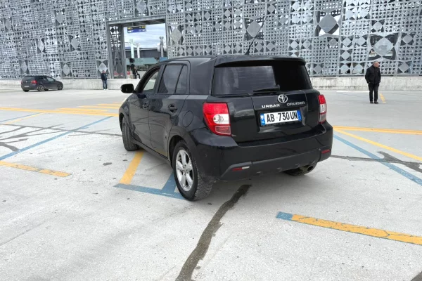 Toyota nafte nisur nga 25 euro dita
