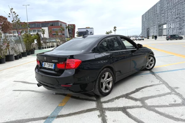 Bmw seria 3 viti 2015 duke nisur nga 39 euro ne dite