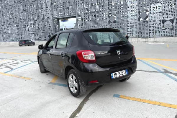 Dacia nafte 1.4 viti 2016 duke nisur nga 19 euro dita..