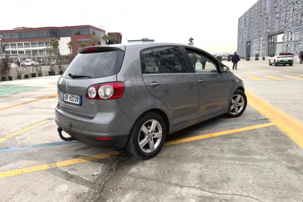 Golf 6 plus  automatike nisur nga 22 euro ne dite
