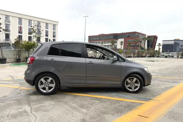 Golf 6 plus  automatike nisur nga 22 euro ne dite