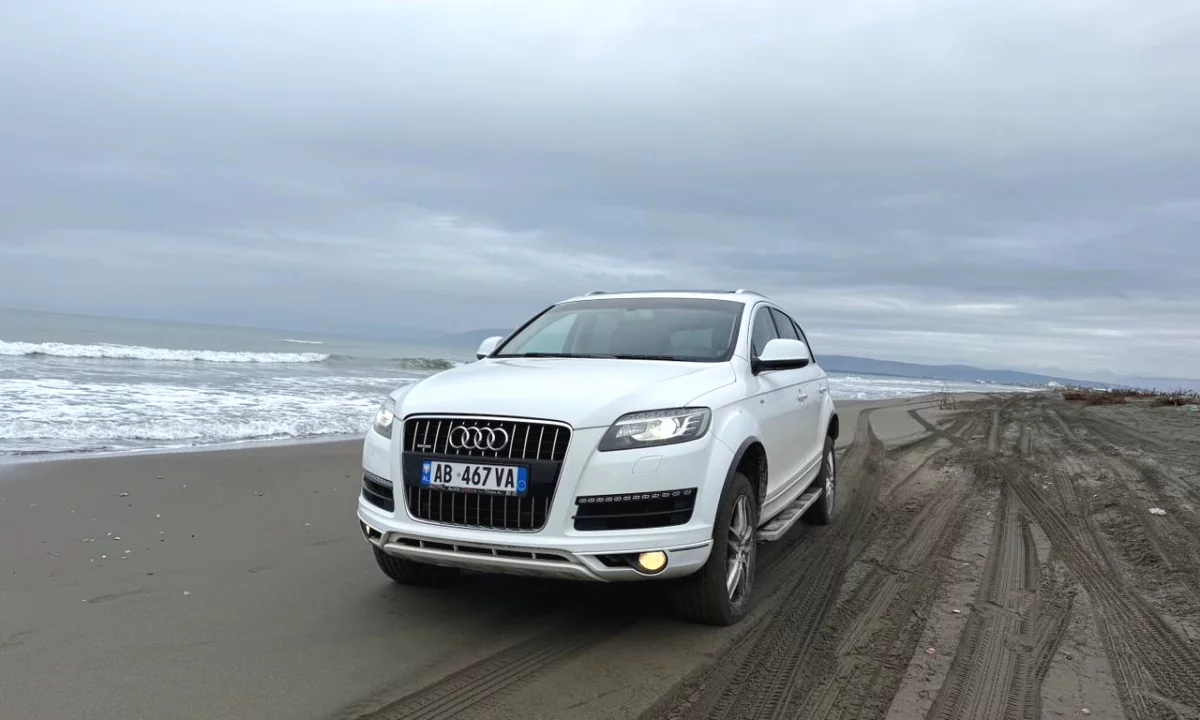 Audi Q7 me 7 vende 2015 duke nisur nga 49 euro dita