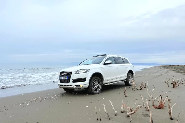 Audi Q7 me 7 vende 2015 duke nisur nga 49 euro dita