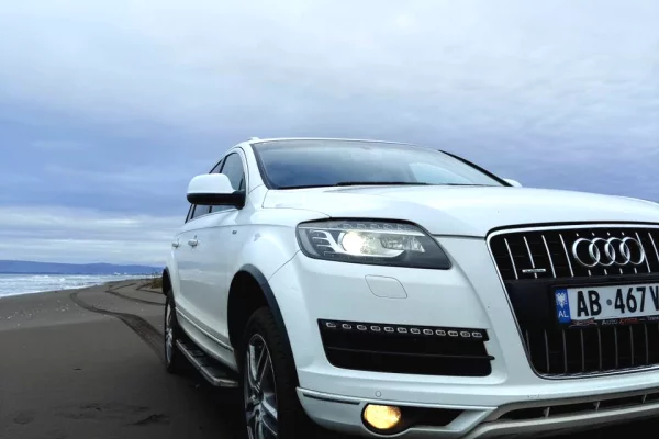 Audi Q7 me 7 vende 2015 duke nisur nga 49 euro dita