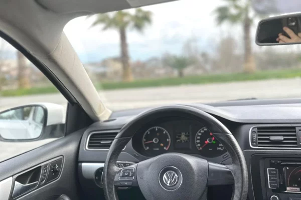 Volkswagen Jetta – Automat | 2.0 Diesel duke nisur nga 35 euro dita