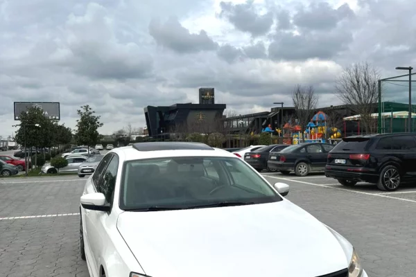 Volkswagen Jetta – Automat | 2.0 Diesel duke nisur nga 35 euro dita