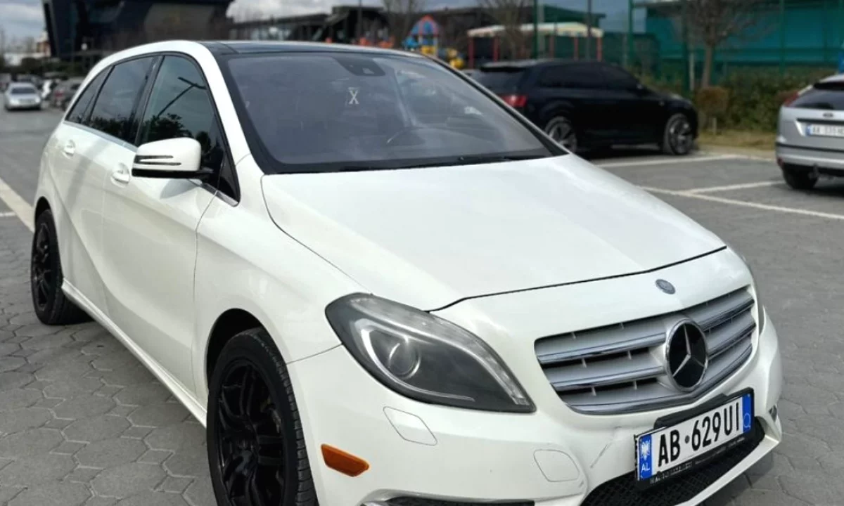 Mercedes-Benz B-Class – Automat duke filluar nga 40 euro dita