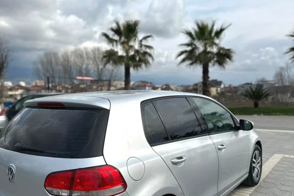 🚘 Volkswagen Golf 6 – Automat | 1.6 Diesel duke nisur nga 35 euro dita