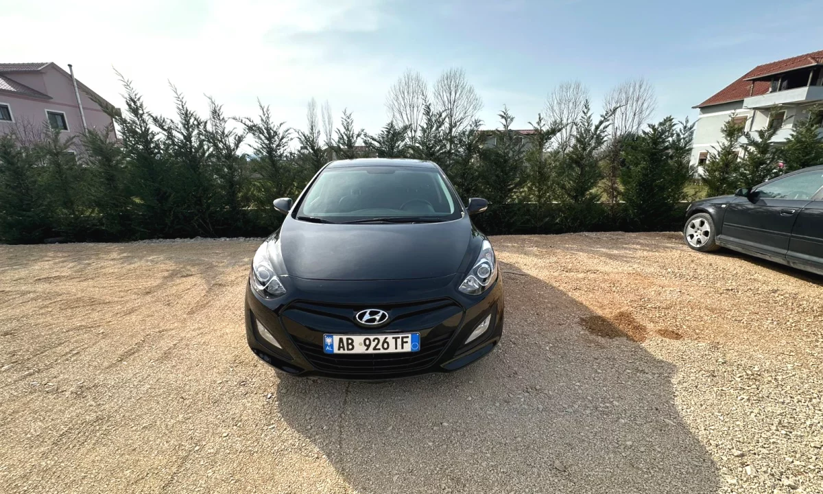  Hyundai i30 – Automat | 1.6 Nafte duke filluar nga 35 euro dita