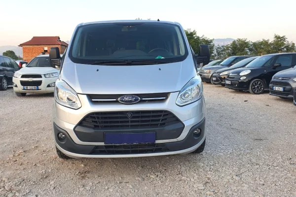 Ford Custom 9 vende Manual Diesel – 2015 duke filluar nga 70 euro dita