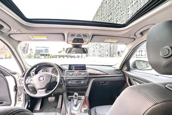 BMW 3 Series – Automat | 2.0 Dieselduke filluar nga 30 euro dita