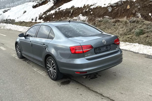 Volkswagen Passat / Volkswagen Jetta – 2.0 Nafte duke nisur nga 35 euro dita