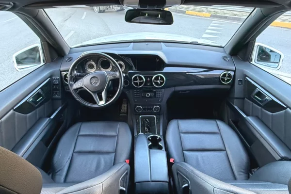 Makina ne shitje ne Tirane, Mercedes-Benz, 2015 Diesel,Kambio Automatik Pagesa 13,800  Euro.