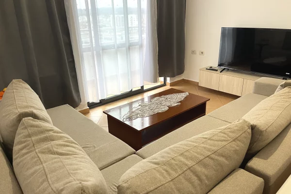 Shtepi me qera Apartament ne Tirane, 2+1, Mobilimi E mobiluar, Pagesa 55,000  Leke.