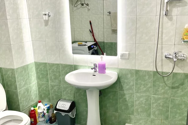 Shtepi me qera Apartament ne Tirane, 2+1, Mobilimi E mobiluar, Pagesa 55,000  Leke.