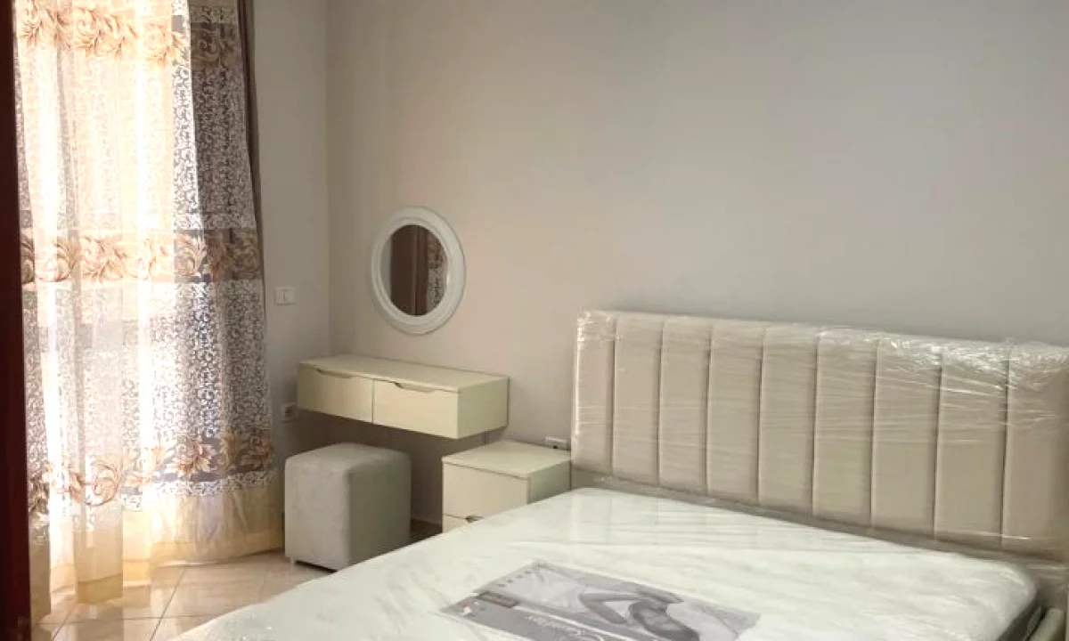 Shtepi me qera Apartament ne Tirane, 1+1, Mobilimi E mobiluar, Pagesa 40,000  Leke.